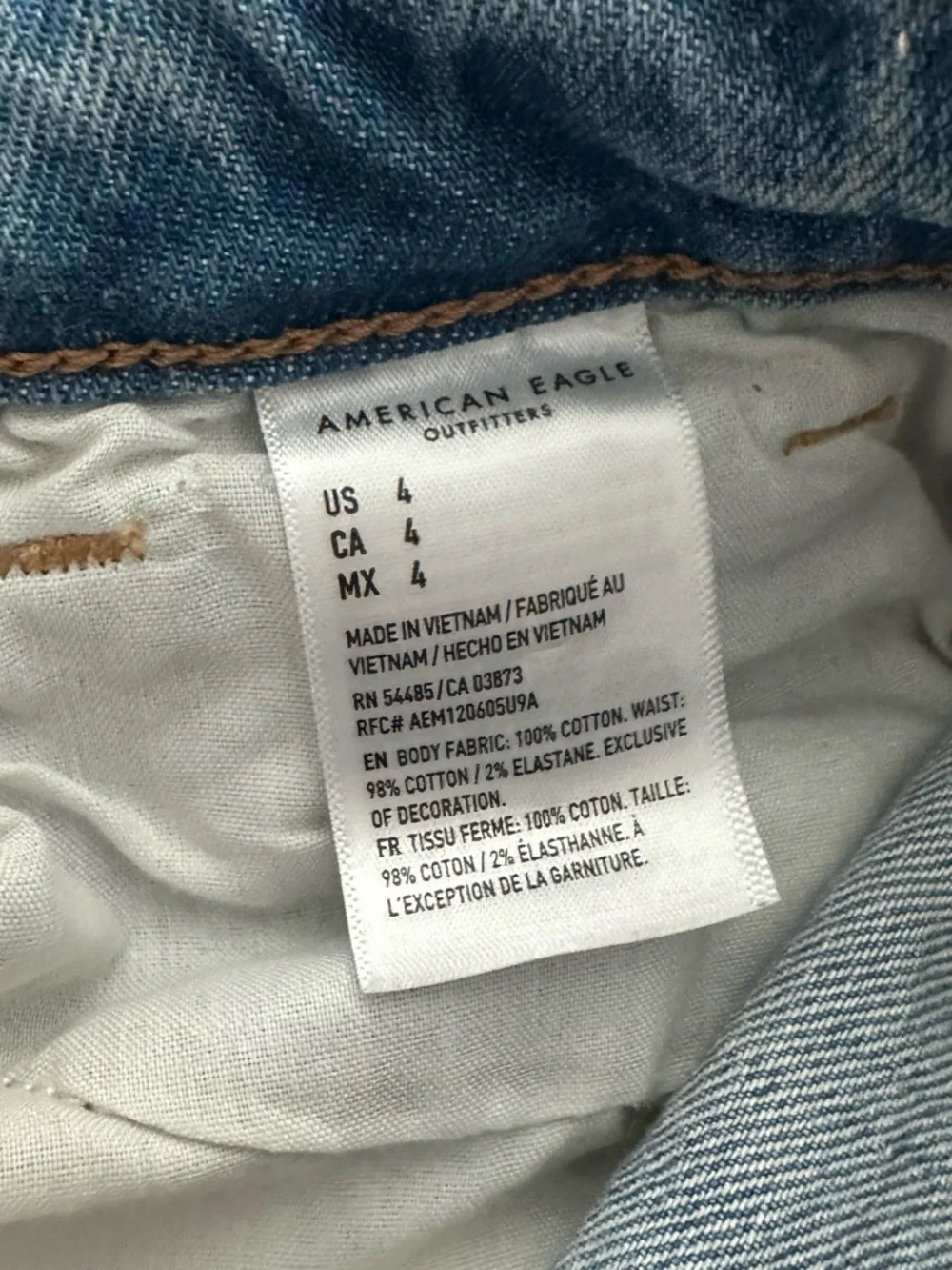 American Eagle Relaxed Mom Shorts Women's 4 Distressed Frayed Denim Long Blue
